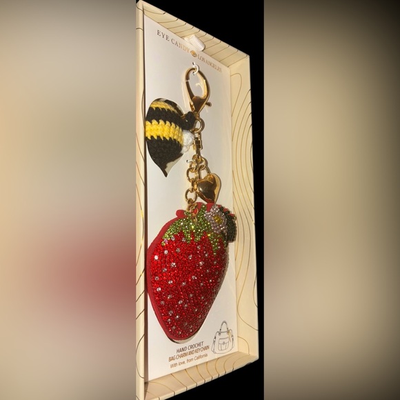 EYE CANDY LA Hand-Crocheted & Beaded Strawberry Bumblebee Keychain Bag Charm NWT - Picture 4 of 9